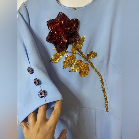 THIS DRESS!!!! Exact D&G design the tag says XL but it can fit size 8-10 M/L - Picture 6 of 8